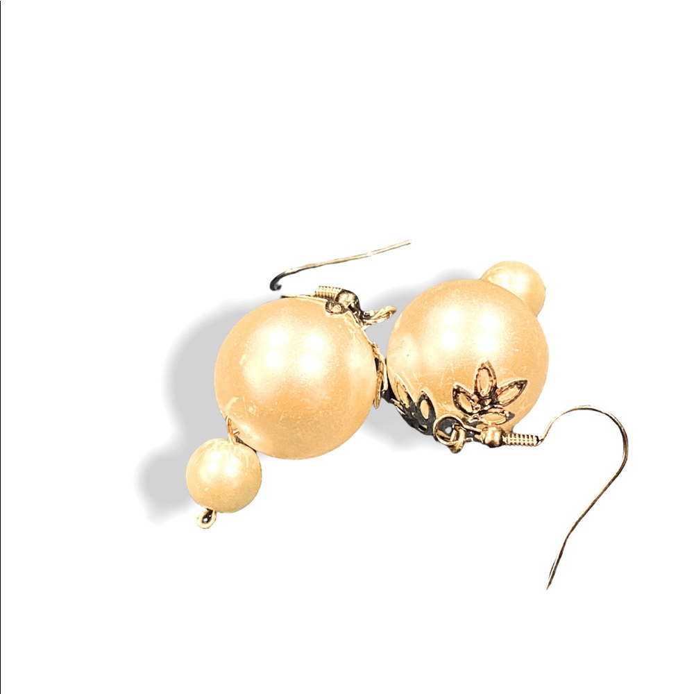 Pearl earrings